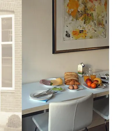 לינה וארוחת בוקר Hof, A Luxury In The Center Of